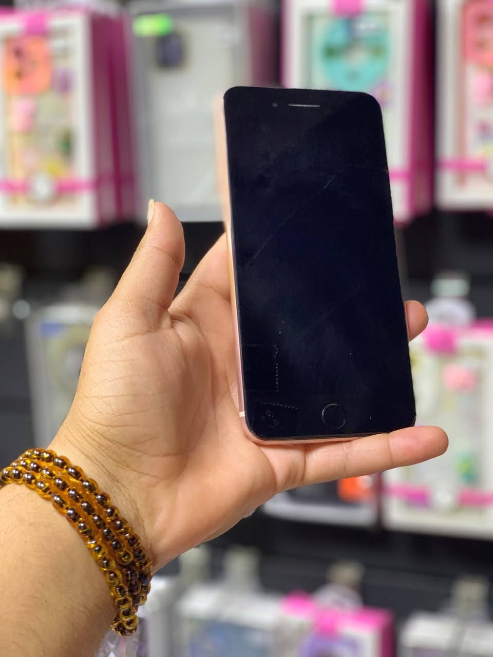 #مستخدم 🤍
iPhone 8 بلاس 
ذاكره 256
بطاريه 100 شرط اصليه
انترنيت بصمه كامرات كله شغال 🤍✨
فطر بسيط بل شاشه 
للأمانة خط مرات يشتغل ومرات يفصل 

نضافه 90%

السعر 🔥 75 الف

مكاني رمادي تاميم
للاستفسار
***********
