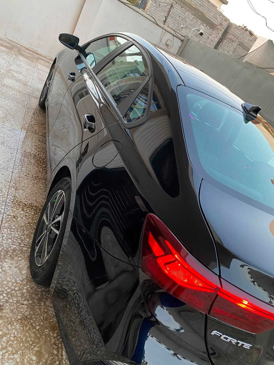 كيا فورتي 2024 وارد أمريكي 🇺🇸
‏❤️حادثهه فقط جاملغ عكس السايق بارد 
💙صور الحادث 👇

https://bid.cars/en/lot/1-78707424/2024-KIA-Forte-3KPF24AD0RE837171#

📍 رقم بغداد بسمي 
⚙️ المحرك: 2000 دوش

ماشيه ١٤ الف 

المواصفات:
🔥 نشره داخليه محيطيه 🔥
 • رادار أمامي
 • تحديد مسار / سياقة ذاتية
 • Auto Brake – توقف ذاتي عند الاقتراب ⛔️
 • كاميرا خلفية دوّارة 📷
 • شاشة كبيرة تدعم Android Auto / Apple CarPlay 📲
 • فول تحكمات ستيرن
 • 3 أنظمة قيادة: Sport / Normal / Smart
 • كروز مثبت سرعة
 • ويل كب كروم
 • منافذ USB / AUX / 12V
 • 4 دسك + ABS + مانع انزلاق

✅ السيارة بدون أي نقص
السعر  153 وبيهه مجال بسيط 

📍 العنوان: بغداد – الرصافة_حي القاهره

📞 ***********
