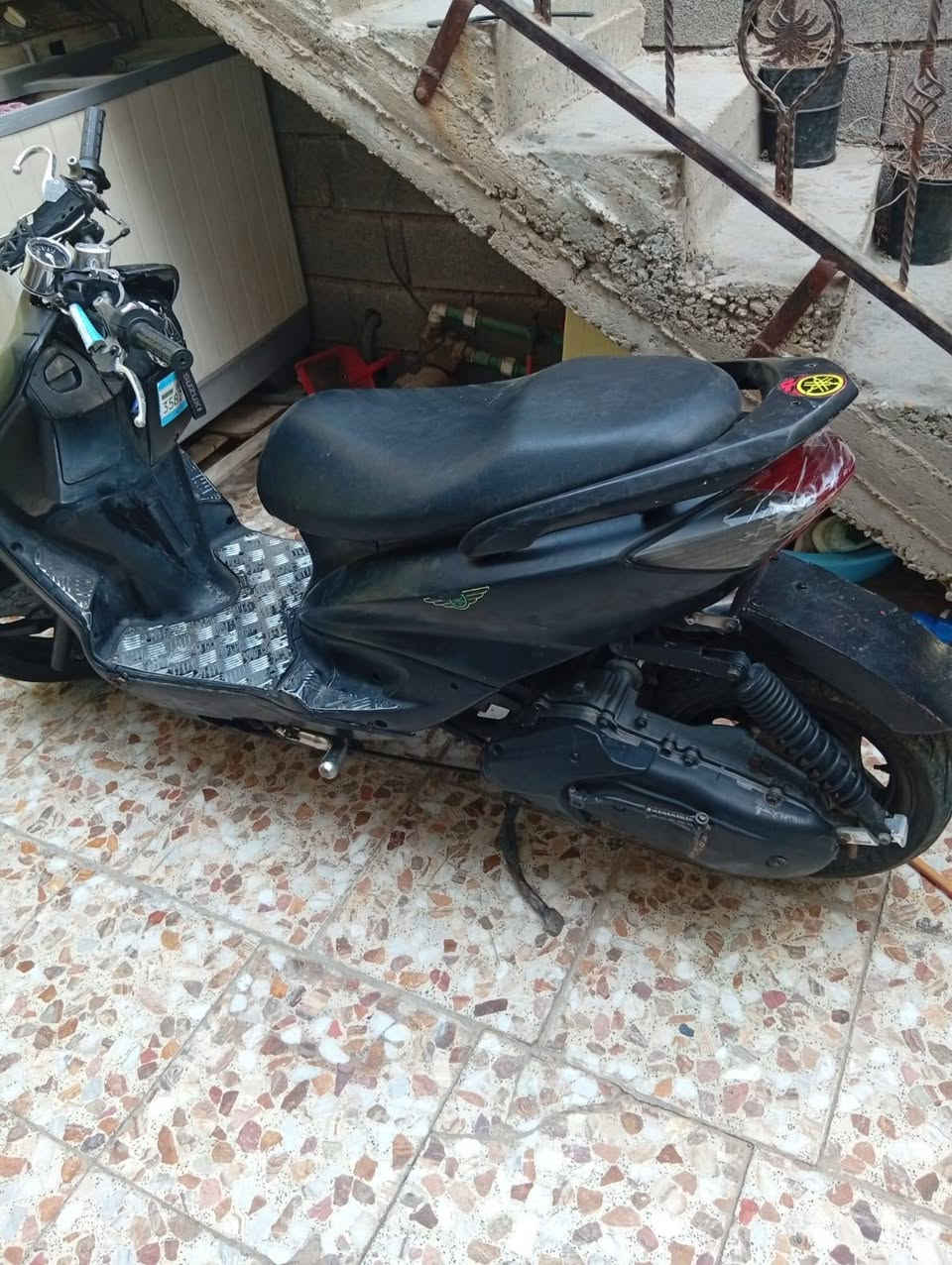 دراجه البيع نضيفه كلشي ما مبدل بيها بس عوزها كابريتر سعر 650 وبيها مجال بغداد سبع قصور هاذا رقم صاحب دراجه اني مكلف بل نشر ***********
