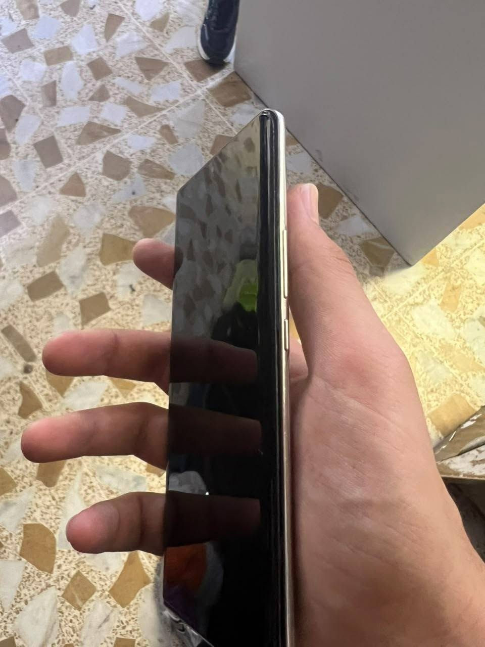 السلام عليكم اخوان 
 عندي جهاز هونر 70 للبيع شرط لجهاز ما مفتوح  وين ما تريد نودي اذا بي ايشي لا تشتري  لجهاز نضيف اخو لجديد نضافه 90/ 100 شاشه منحنيا كلش حلوه  بطاريه الجهاز 5000  يشحن شحن سريع 66w ب 40 دقيقه يصير لجهاز يشحن من 0 لل 100 معالج لجهاز 778 سناب دراكون من أفضل معالج ل اندرويد  لجهاز سعرة 350 وبي مجال بسيط   مكاني موصل أيسر حي كرامه  متواجد خاص وهاذ رقمي وتساب او تصال ***********
