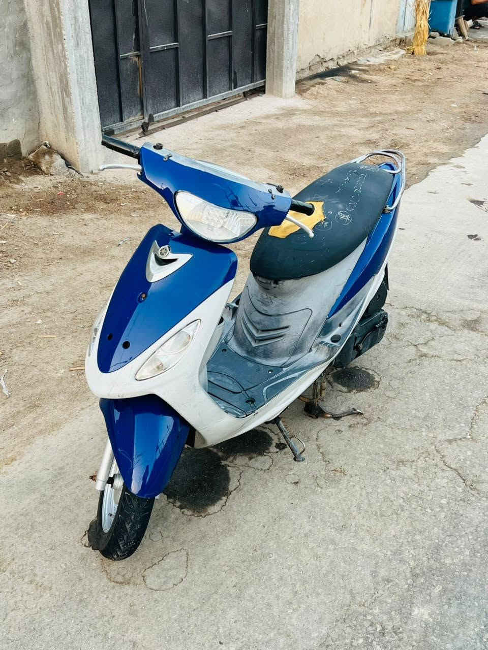 سلام عليكم دراجه ماكس قجمه للبيع دراجه كامله من كلشي سلف هندر لايت بكلات اشاير هورن  مكينه جديده مبدل بيها بس بستم بعدها عل بلاد دراجه حاويه فقط كفراتها مصبوغه للجماليه مكينه ناعمه شلعه معدل فول مكاني هوير شلهت الحجاج سعر ب 725 او بيها مجال للستفسار هاذ رقمي ***********
