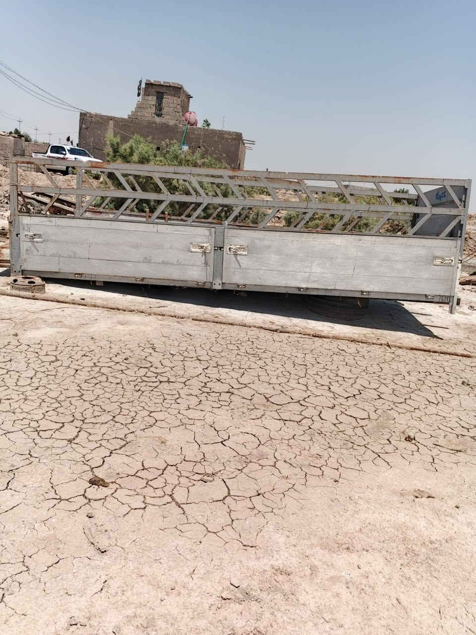 للبيع بدي هينو سته الا ربع كاعيه فافون مكان بصره ***********

