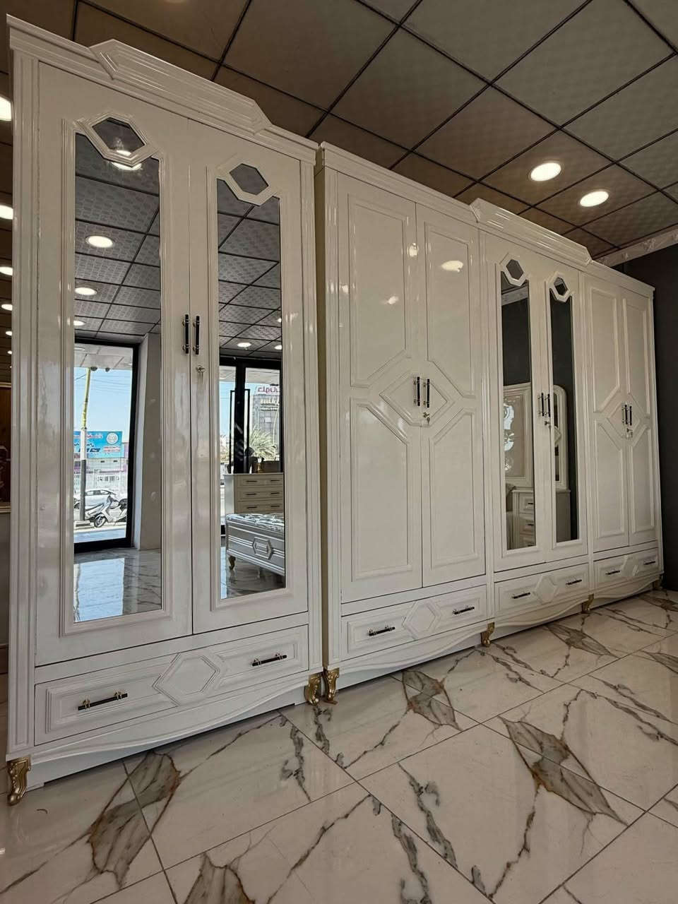 سلام عليكم ابو ريحانه النجار شغلنه تفصال حسب الطلب الزبون سعر هاي المديلات مليون 900فقط للعنوان ناصريه ستفسار نتصال واتساب ***********

