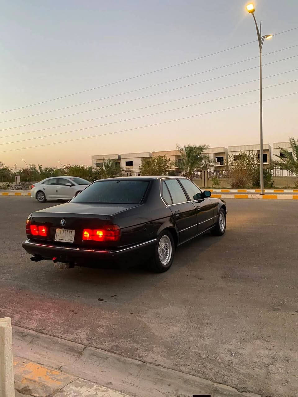 بسبب الوعود.......سلام عليكم ألي يدور جديد ومايتعبك تعال بالعافيه عليك
Bmw 735
م1993
سياره مابيها نقص 
محرك شرط  كير اوتو شرط
مصبوغه من جماليه ومكفوله
تبريد ثلج قطعتين
صدر أمامي خلفي شرط
تخم تاير 
دركه ايرباك
دبل كمبيوتر
دبل جكمجه 
دبل جام
سلايت 3 طكات
تخم بردات خلفيه.. وابواب بلاد
ويل شعاع أصلي
كشنات جلد أوف فايت  شرط الداخل جديد زلغ مابي
صاج ملكي
كروز سرعه شغال
مانع انزلاق
هوك خلفي بلادي
انطيك كل شي شرط وتحويل ثاني يوم سنويه ما تسقط لل 28
سعر 65 .. مكاني تكريت 
‏‪***********

