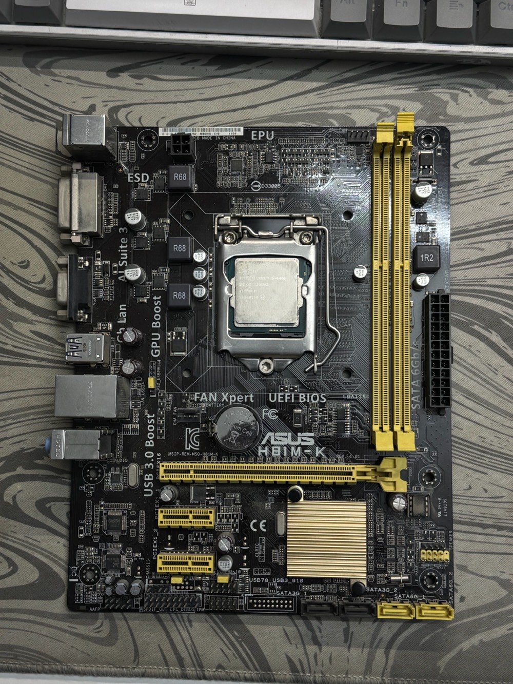 asus h81m-k مذر بورد
i5 4460 معالج انتل
ddr3 8GB رام
sata data كيبل
ابيعهن كلهن سوة 60 الف وبيهن مجال بسيط
ماعندي توصيل