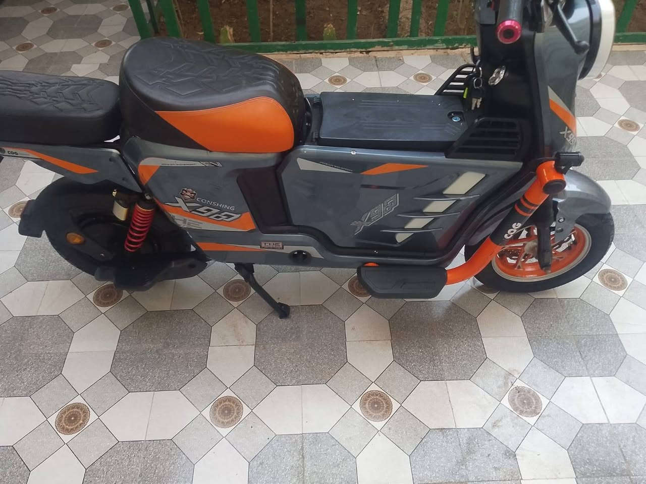 سلام عليكم دراجه X900 للبيع في البصره
مواصفات :
✅ 5 بطارات ونلي جدد شرط الفحص 
✅ نشره جانبيه و خلفيه و امامي
✅ملف 2000
✅بلوتوث سماعه 
✅مثبت سرعه 
✅صندوك وسطي كبير 
دراجه كفاله عامه شرط الفحص 
السعرر( 425) (قفللل)
ماكو هييج سعر تعال لحك عليها (بصره شط العرب)
(***********)
