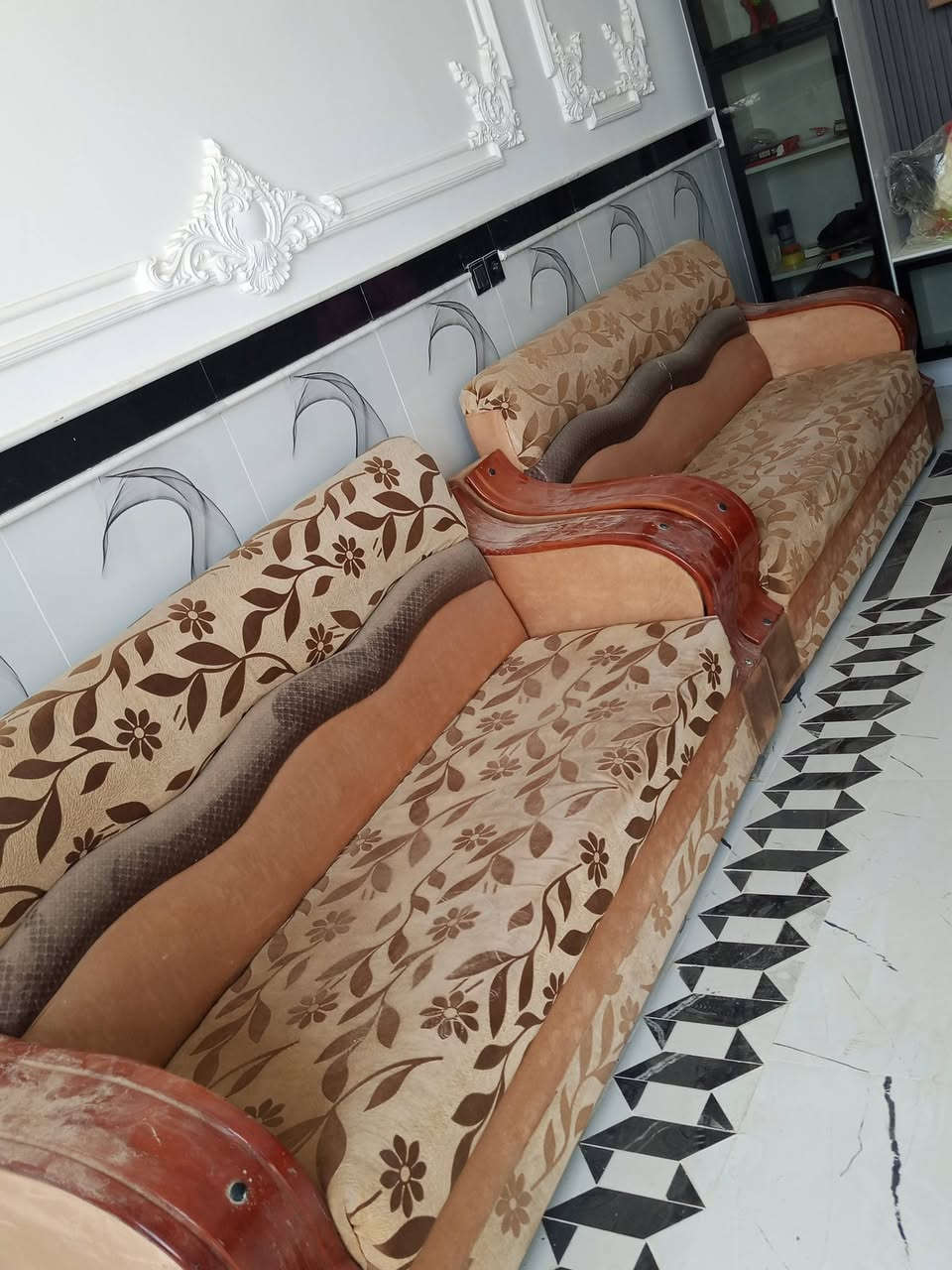 قنفات للبيع سعرهن 180 الاستفسار عل رقم ***********
