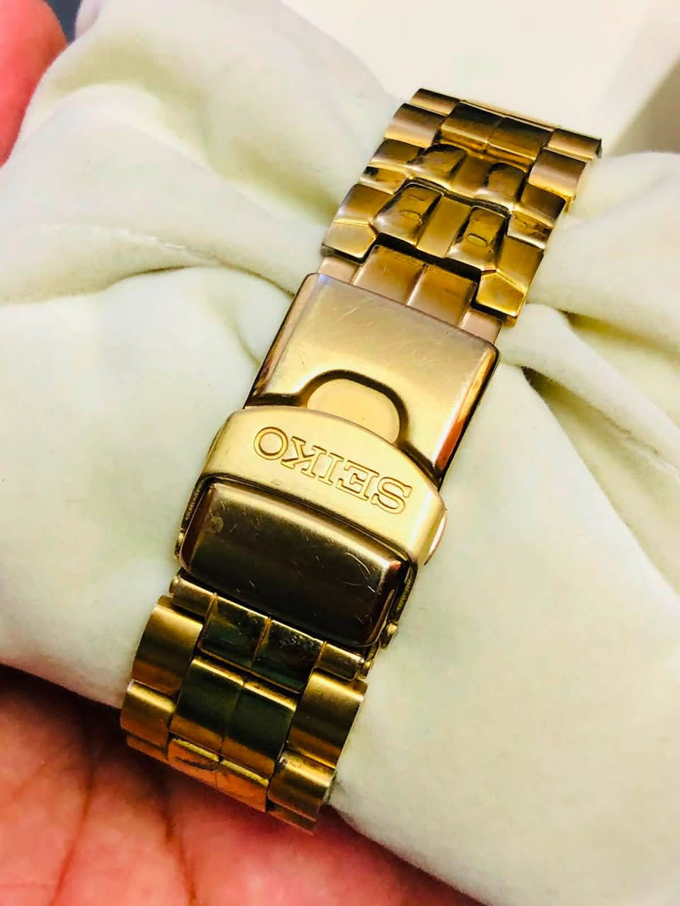 ساعة سيكو ( SEIKO) فلايت بايلوت  
ياباني اصلي كونكراف 
طلاء ذهب 
مقاوم للماء عمق 200 متر 
القطر ٤١ 
للاتصال ***********
