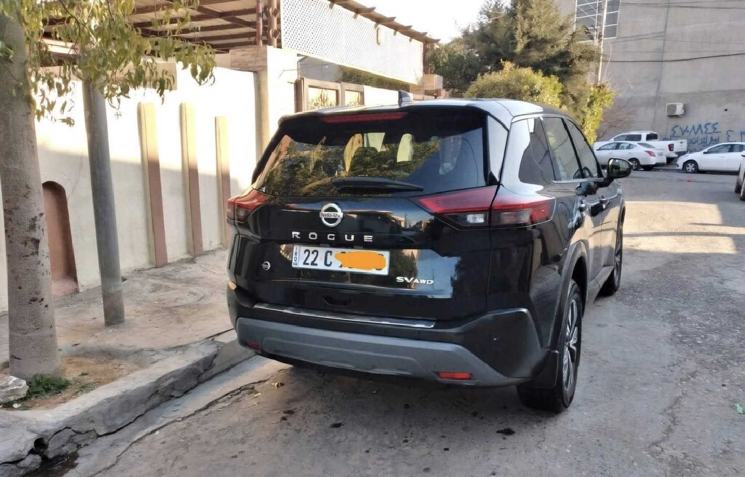 نیسان ڕۆگ مۆدیلی 2021 مەکینەی  4 سیلیندەر (چوار پستۆن) 37,000 مایل ڕۆشتووە دوو پارچە بۆیاغ (بۆنێت و چەمەلغی لای شۆفێر)
بێ ناوگرتن (بێ ژۆرێ) و بە شەرتی ئێرباگ (ئێرباگی نەتەقیوە)

گێڕ و مەکینە بە شەرت
سەنەوی نوێیە تا 2029

***********

نص مكتوب في الصور:
- Airbag