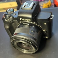 📸 للبيع Canon EOS M50 Mark I  كاميرا Mirrorless بحالة ممتازة، مناسبة ل...