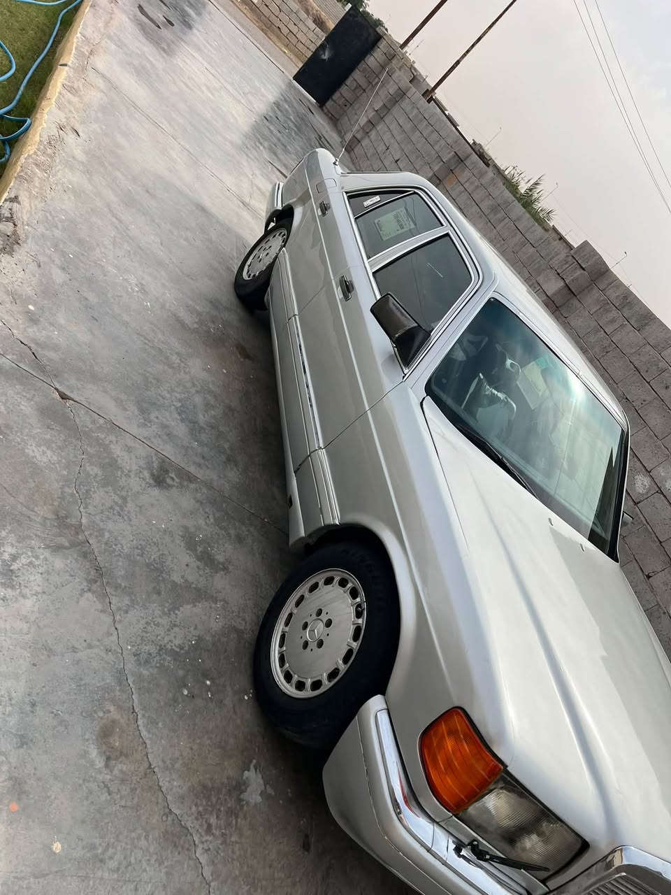 مرسيدس • موديل ١٩٨٦ • رقم ديالى