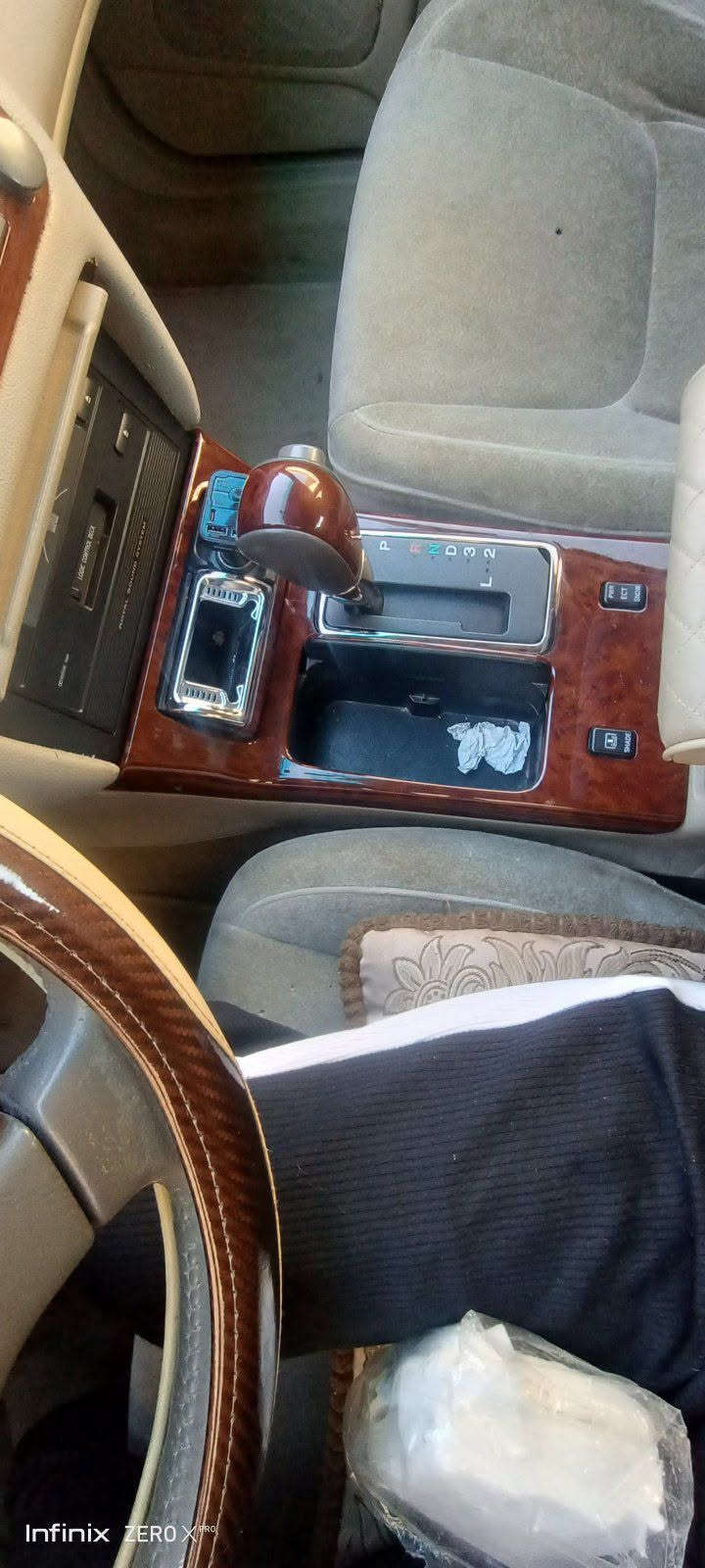 للبيع او مراوس  جنون ابيض صدفي السعر 33 كفاله من الكص مفحوصه وصاعده هزه قرار 102 تخم تاير باتري تخم دسكات راديتر جديد  محرك وكير كفاله تبريد شغال العنوان بصره *********** وات ساب

نص مكتوب في الصور:
- Infinix ZERO X PRO
- Infinix ZERO 5G