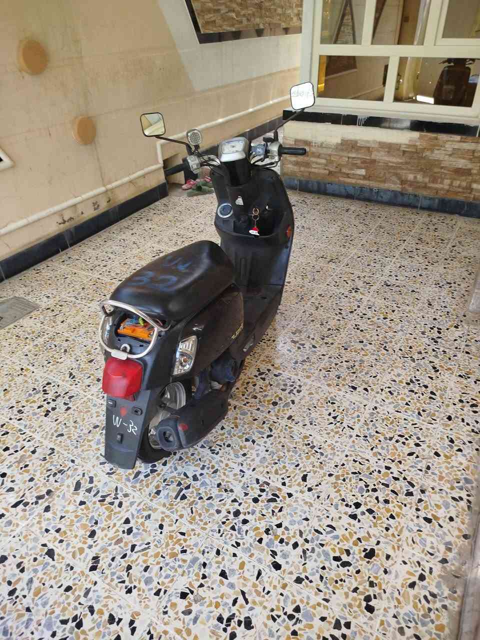 سلام عليكم دراجه بوليس نوزل دراجه مكينتها خير من الله ودراجه مامفتوحه بس بيهة ضربه بجاملغ لمامي دراجه خير من الله دراجه 850 وبيها مجال تواصل***********
