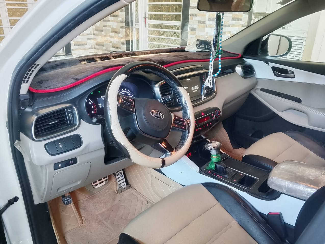 سلام عليكم سورنتو للبيع موديل 20خليجي فول مواصفات عدا البنراما رقم واسط بسمي سنويه لل2032 ماشيه 102 مكفوله كفاله عامه للاستفسار لاتصال ***********
