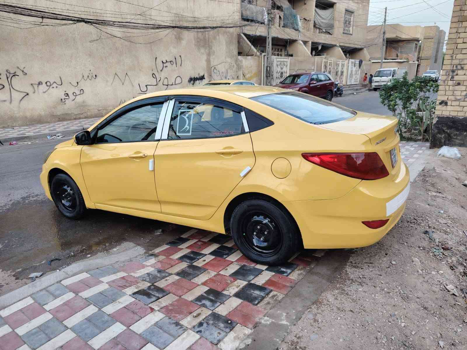 السلام عليكم اكسنت موديل 2013 رقم بغداد إنكليزي مشروع وطني ابي مرور تداور مصفره هيه وغرامات وارد خليجي مكينه 1600 دوش قطرتين مكينه  وكير وحداديه تخم تاير مكفولات تبريد ثلج وي السويج بيها جاملغ خلفي فقط السياره جاهزه من كلشي شاشه تحكمات استيرن مري شفط سستم سماعات السياره كل نقص ما بيها السعر 73 وبيها مجال بسيط  رقم الهاتف *********** أثير 
*********** آسيا  مكاني كربلاء إخوان ما متواجد عل نت

