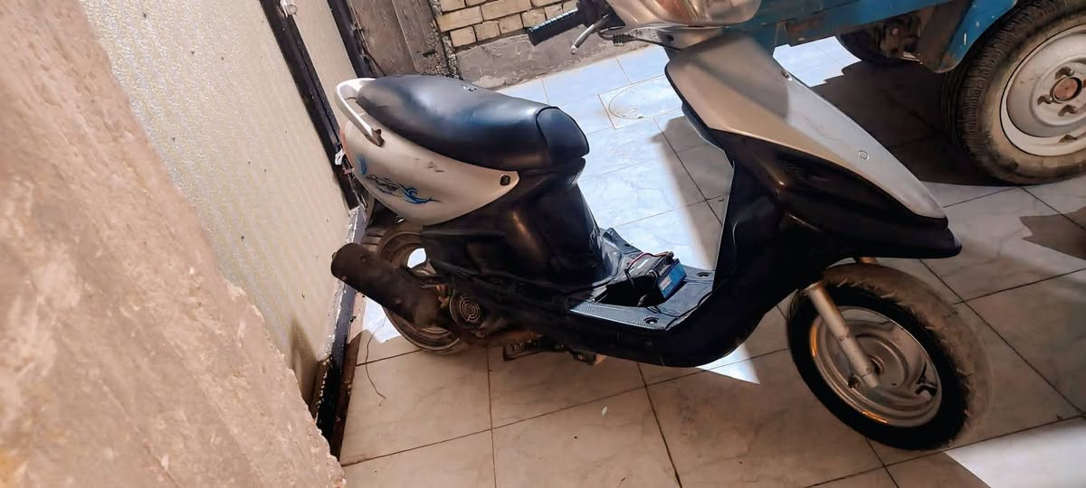 دراجه اي نقص مابيهه كهربائيات كلهه شغاله نگره سلف
شلعه ومعدل خير من الله السعر 400 وبيهه مجال حگ الجيه  ***********
