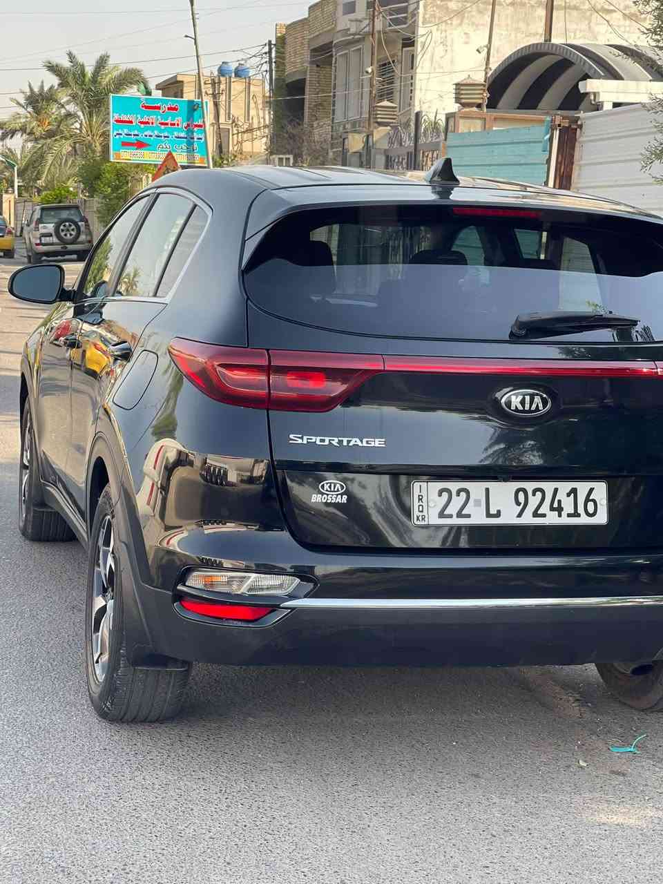 كيا سبورتج 2022 سيارة جديدة 

 المحرك: 2400 GDI

 المشي: ماشية 60 ألف

 الرقم: أربيل

 الحادث: تبديل باب السايق فقط (بدون دواخل)، وبيها
تعديل بارد بجاملغ السايق فقط.

 المكان: بغداد - البلديات

 السعر: 165 ورقة

 للتواصل: ***********
