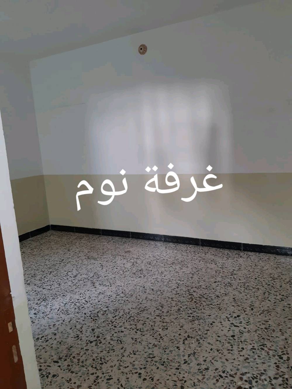 بيت 100م  للايجار  الموقع بصف مطعم سنونو فرع جزيره الاتصال على الرقم *********** متواجد فقط اتصال
واتساب