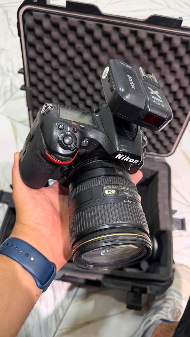 كاميرا نيكون D810 ( شترها 110 الف )
( مدخل الرام الـ SD عاطل فقط مدخل الـ CF يشتغل )
 
مع عدسة نيكون 24 - 120 mm 
  
عدسة تامرون 70-200 mm العدسة للنيكون
 
مع شاحنة بطاريات وبطاريتين 

تريگر گودوكس

شباب الي يردهن يدخل خاص يقيمهن وهلا بيكم جميعاً

***********
