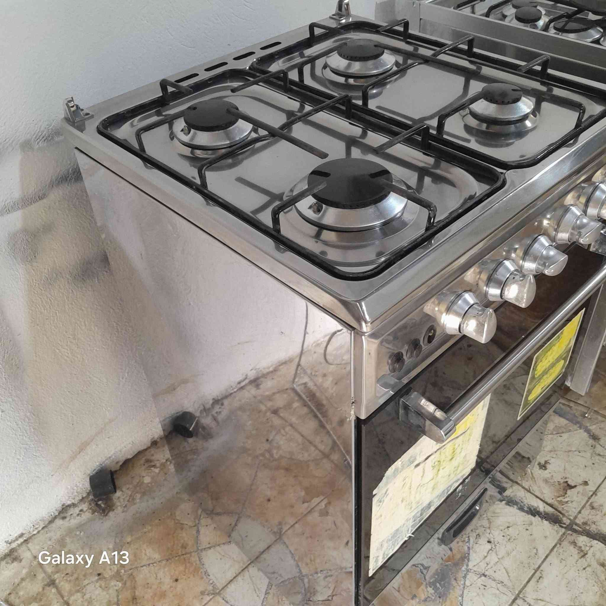 يالله طباخ فرش مصري استيل باب اول اخو الجديد كوله شغال وعلى الفحص اذا عندك طباخ قديم اراوسك مع الفرق العنوان حي النداء شارع المكاتب وتساب مازنجر موجود ***********
