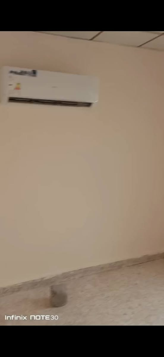 القبله حي الجامعة • ٤ غرف • كراج وحديقة