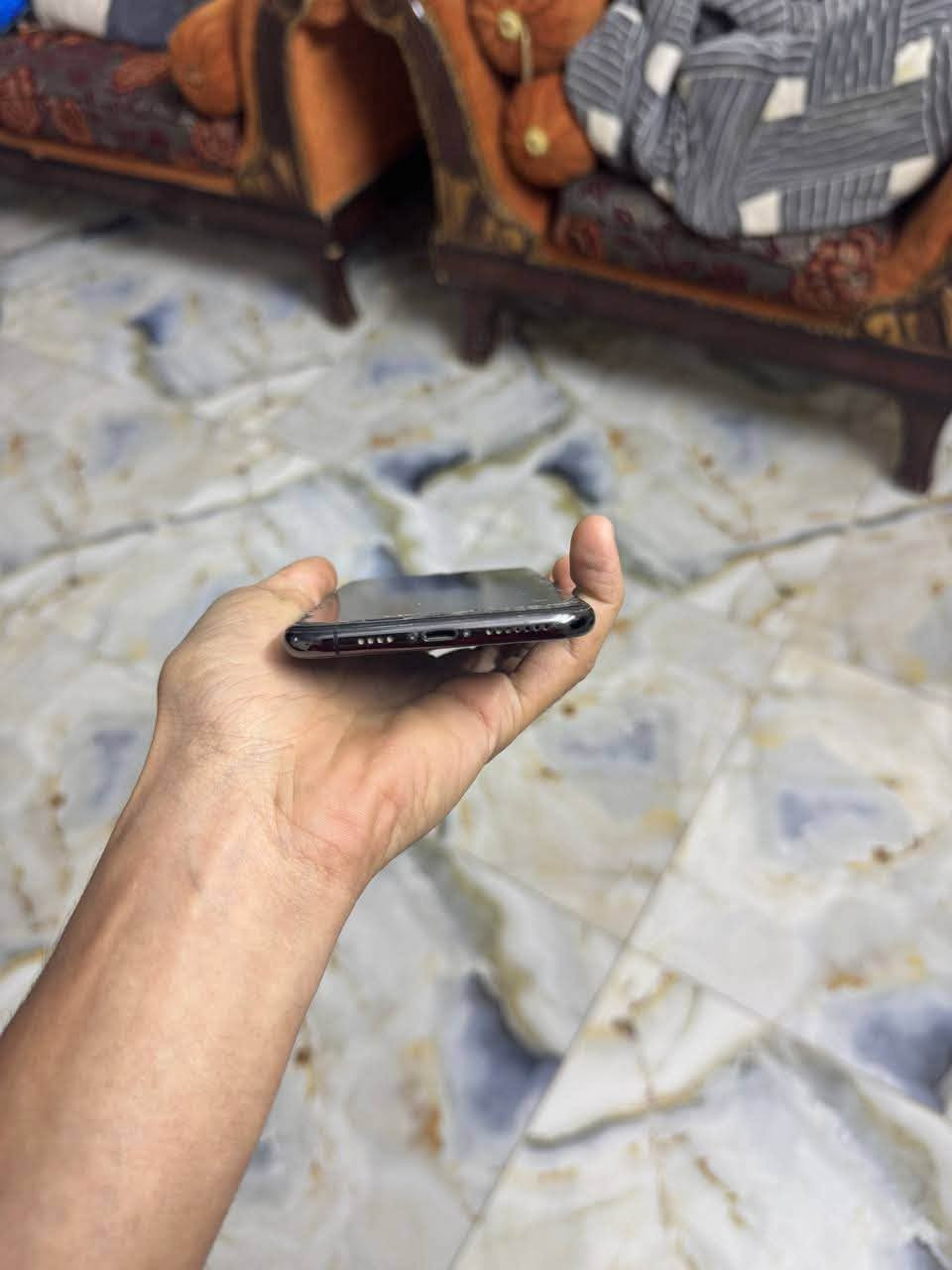 سلام عليكم جهاز كس ماكس مابدبي شي كامره إماميه بيها خلل سعر 280 /***********
