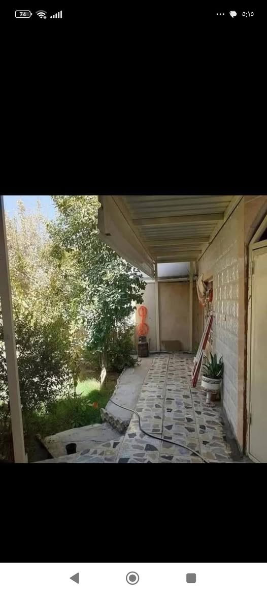 دار  للبيع في كربلاء - طريق الحر حي المجتبى مقابل المائده مول بفرع جامع وحسينية الغفار

للبيــع  المربع الاول دار طابق واحد ركن على  شارعين شارع ع حديقه  عرض الشارع 15 متر والشارع اللي مقابل الجيران عشر امتار عرضه بموقع مرتب ، مع توفر كافة الخدمات  (شوارع تبليط بالكامل).مدارس روضه مركز صحي يبعد عن الشارع العام مسافة امتار 

📌 مواصفات العقار:

 الملكية: طابو ملك صرف.

 المساحة: 200 متر مربع.

 الأبعاد: الواجهة 10 متر × النزال 20 متر.

 الموقع: ركن مميز (مفتوح على حديقة وعلى شارعين).

 سنة البناء: 2011.

🛋️ التصميم الداخلي والخارجي:

 غرف نوم وحده

 صالة  + استقبال

 مطبخ   مع صحيات داخليه

 كراج للسيارة + حديقة خارجية

📞 للاستفسار والتواصل مباشرة مع صاحب الدار:

زين: ***********

 اسيا: ***********
السعر يم صاحب الدار اني مندوب فقط انشر الخاص مااكدر ارد عليه محضور
