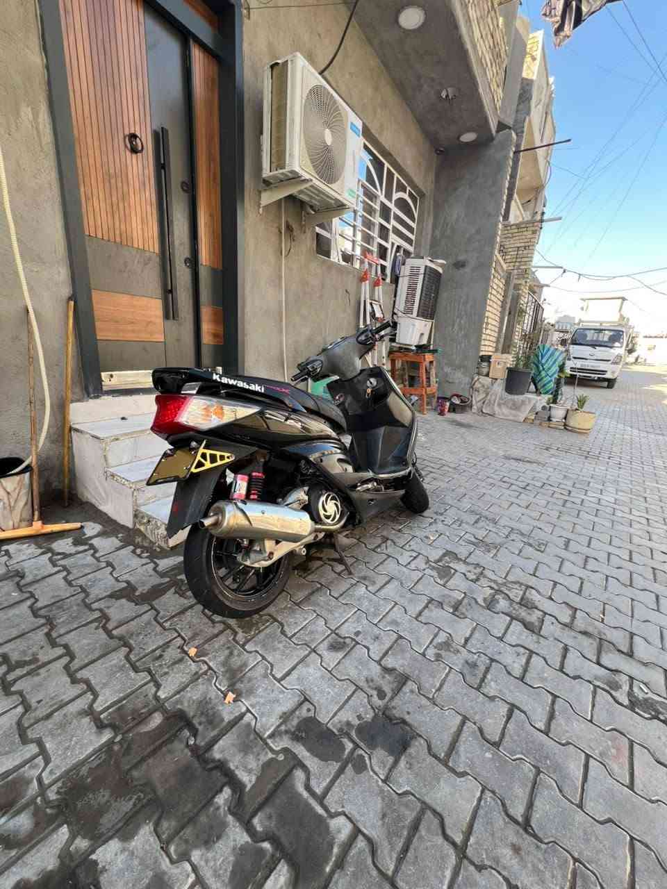 سلام عليكم
دراجه سكنس فحل مزوده بوشه 63 كور مشطب بيه منضومه كامله جويتر رياضي حجمه 32 نوزل 12 لايت زنون دراجه فول تزويد  يدات رياضي كلجات دبليو اف  دبلات كرزي معدل 130 وياله رياضي اصلي سعر 1450 وبيه مجال شراي يتصل  *********** بيع او مراوس
