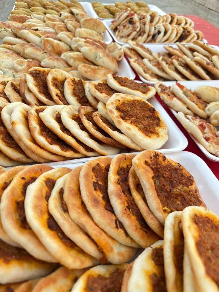 معجنات • توصيل • لحم بعجين
