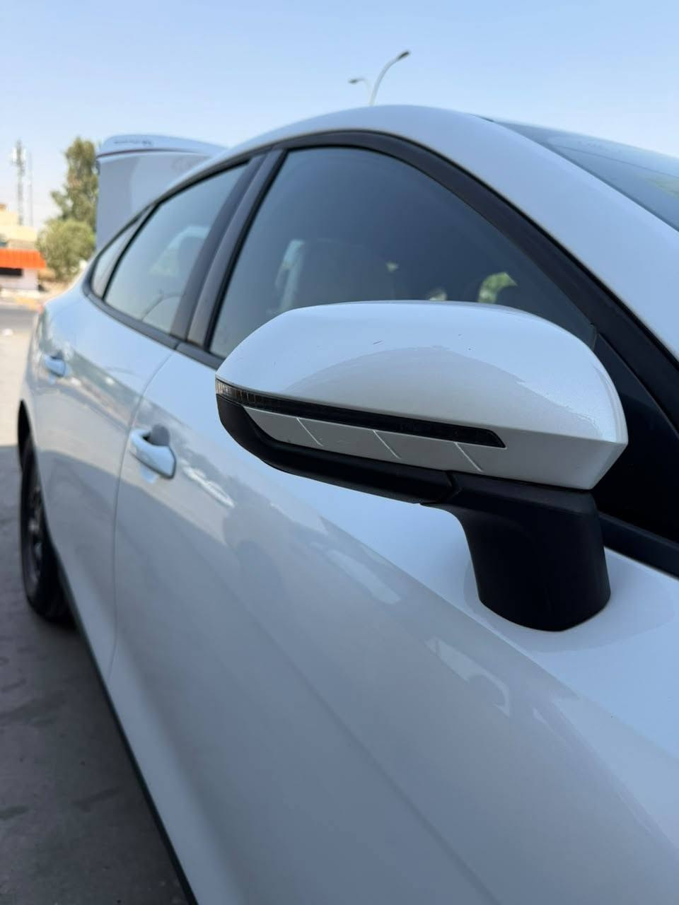 للبيع
سعر 133$
 جن  بلاص byd موديل 2025 
ماشية 27 ألف بانزين + كهرب
 كلها وضع شركة 
رقم اربيل دولي رقم وهزة وسنويه جديد شرط التحويل 
فول مواصفات بدون سلايت 
داخل ابيض 
🚫بدون صبغ .. بيها ملاحظتين فقط 
موصل الايسر 
***********
***********
يوجد بيع وشراء السيارات المتضررة والجديدة داخل هذه الصفحة
