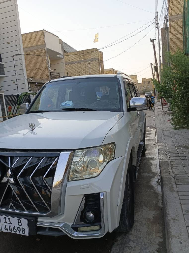 السلام عليكم باجيرو8 ابيض صدفي حبتور فول مواصفات بسمي هزة جديدة بيه شخط بالجاملغ الايسر ونصبغ والباب كلير توحيد لون محدث بجم لكزز مكان السيارة بغداد *********** بغداد, العراق
