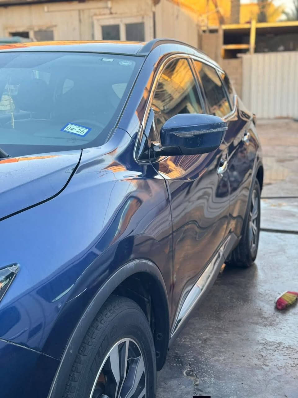 السلام عليكم 
بيع فقط نيسان مورانو محرك 3500 6V
مواصفات SV
كشن كهرباء عدد2
بصمة تشغيل وبيبان تشغيل عن بعد 
كشن جلد 
رادار 360 درجة 
حساس امامي خلفي 
حادثها بصيط كما موضح بالصور 
سنوية وهزة جديدة بسمي مكاني بغداد حي اور السعر 140 وبيه مجال ***********
