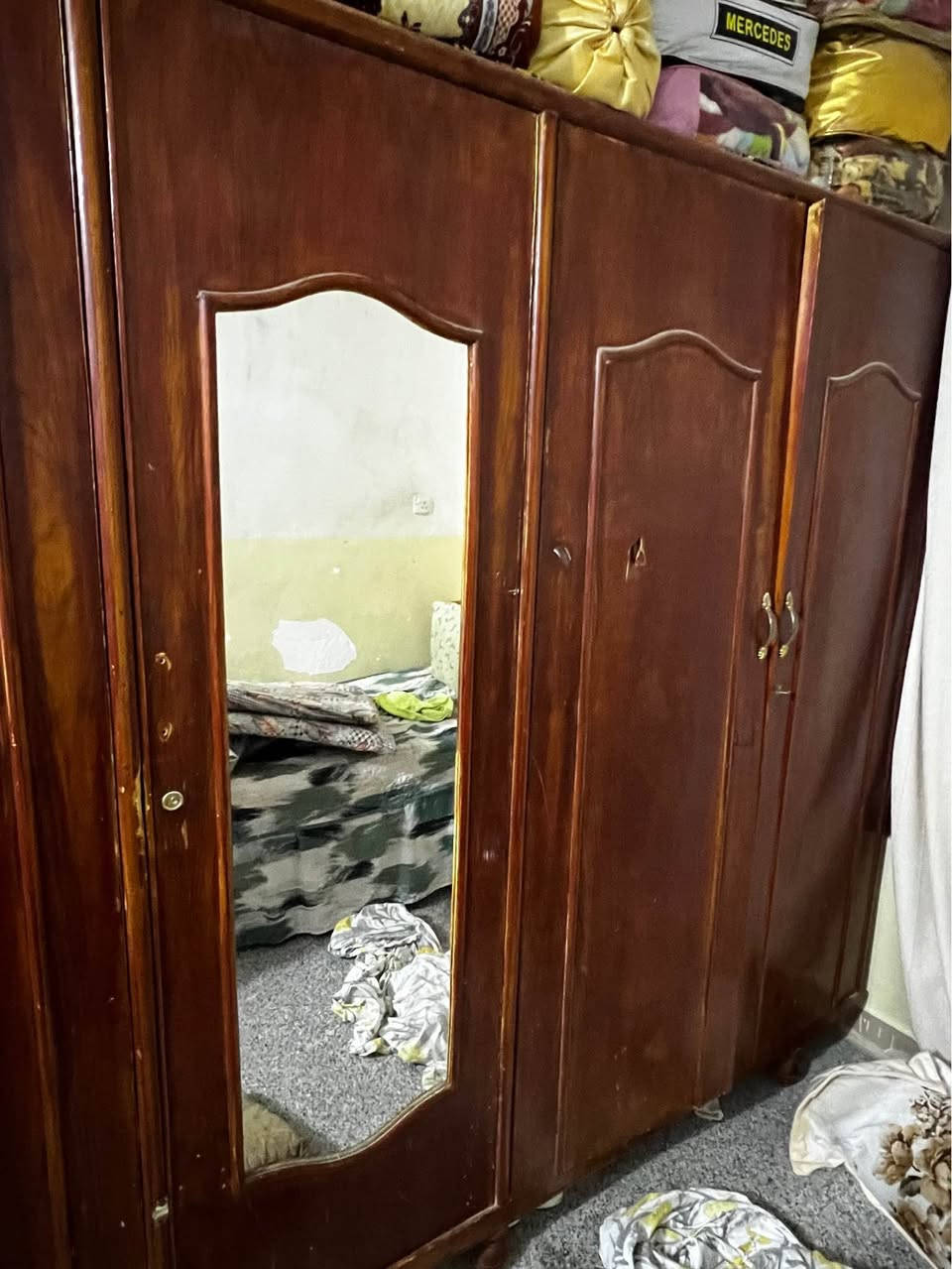 كنتور خمس بيبان الحشب الثقيل الزين مستمعل 
السعر ١٥٠ الف 

للاستفسار اتصل ع رقم *********** عمارة, ميسان
