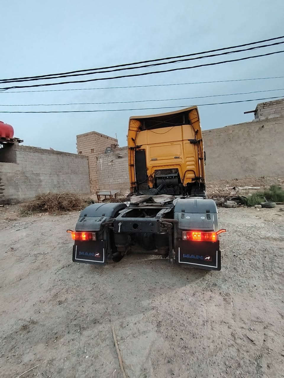 مان تيكه حجمه 410بم ونوزل سياره جاهز رقم سليمانيه شرط تحويل سعرها 90 وبيها مجال تواصل ***********

نص مكتوب في الصور:
- 0772349
- SOUND ON!