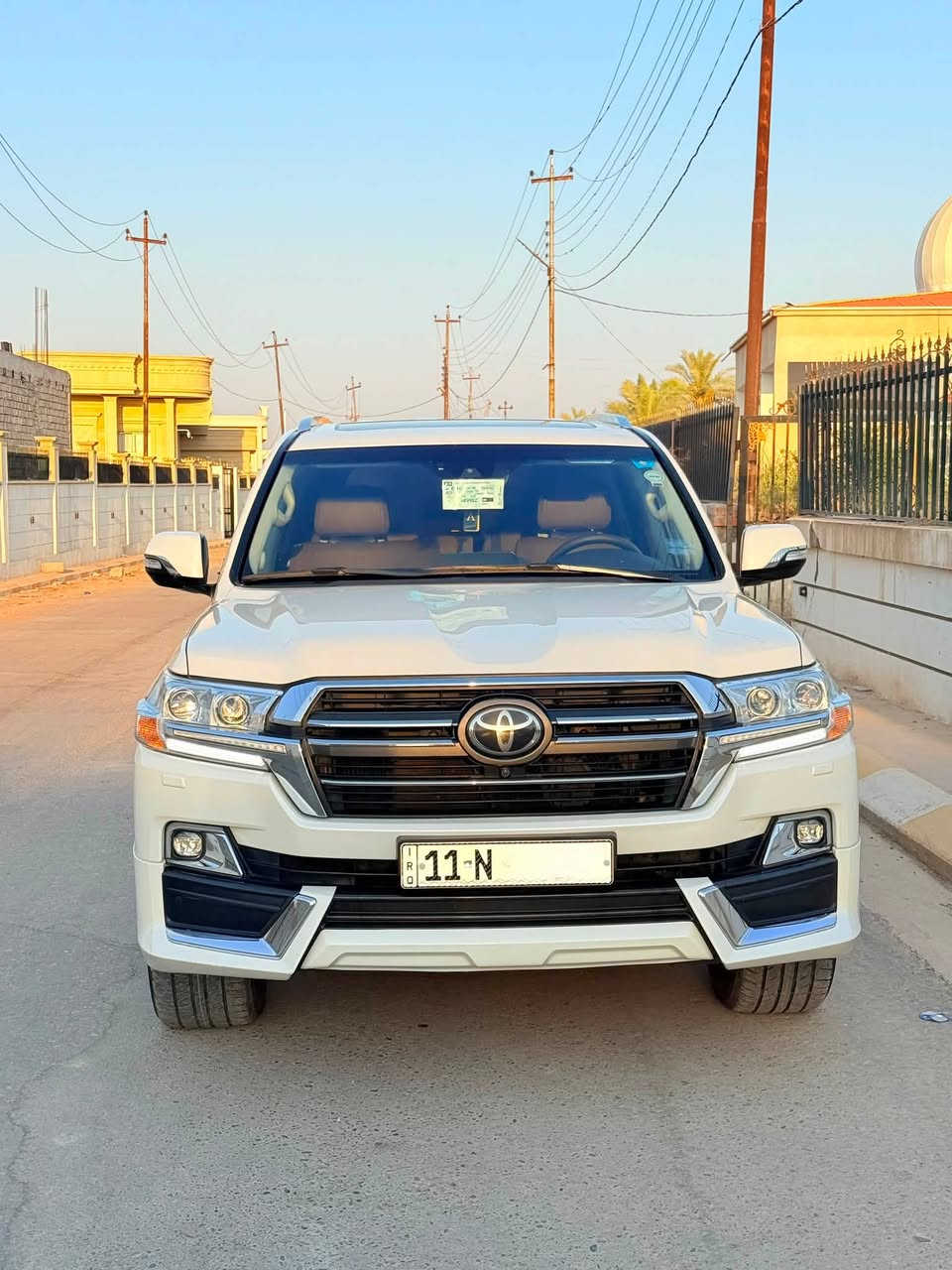 السلام عليكم للبيع تيوتا لاندكروز 2020( VXS) رقم بغداد بسمي تحويل ثاني يوم فول مواصفات لكزس جكات
كفالة عامة من الدعامية للدعامية
بدون صبغ، بدون بارد، بدون رصعة، بدون رمل
 كير ومحرك على وضع الشركة، ما مفتوح وبدون أي خلل
 دبل رادار
محرك 5.7 لتر V8
ماشية 49 ألف كيلو حقيقي
المواصفات: •جكات تصعد وتنزل
• داخل قرميدي 
• ستيرن كهرباء
• صندوق شفط كهربائي
• رادارات أمامي وجانبي وخلفي وخط شارع
• كشنات تبريد
• 5 كاميرات
• شحن لاسلكي
• نظام ترحيب الاقتراب
• 3 شاشات
• نظام صوت لكزس 19 سماعة
• نظام قيادة Eco / Normal / Sport
السيارة نظافة عالية وكلشي على وضع الشركة 
مكان السيارة صلاح الدين/بلد
رقم صاحب سيارة ***********
