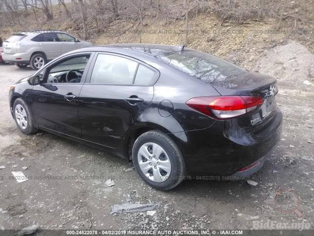 السلام عليكم 
كيا فورتي موديل 2018
مكينة دوش 2000 
 ماشية 61000
رقم بغداد 
المواصفات الاعتيادية تحكم ستيرن 4 جهات كاميرا خلفية صور الحادث بالبوست موجودة 
السعر 110 
للاتصال ***********
