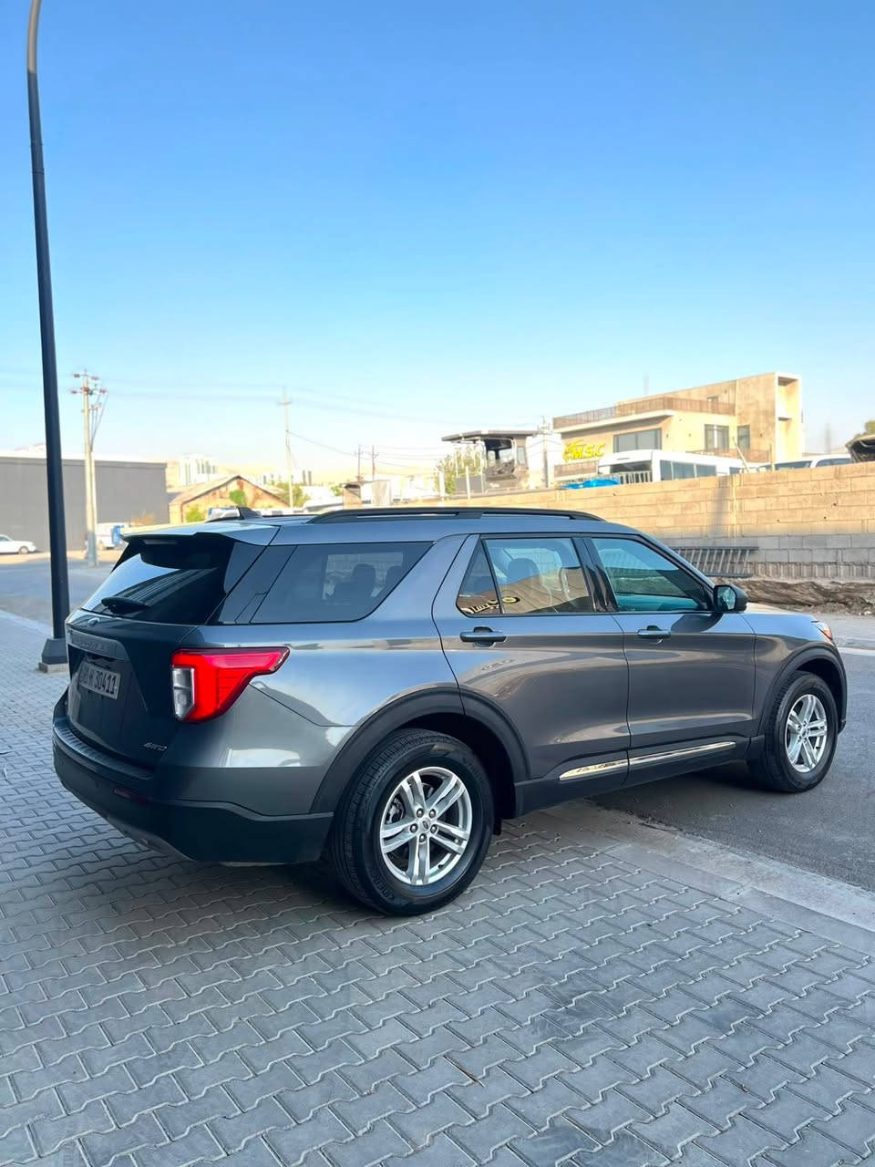 Ford Explorer  xlt awd full 2021🇺🇸🇺🇸

ماشی ٢٤ الف مایل حقیقی

سیارة جديد كير محرك بشرط

تحويل وكالة بشرط

ضرر سيارة نص جاملغ صبوخ بدون دواخل

رقم شاصي 1FMSK8DH6MGA10087

السعر 238 $$ مجال

مكان سيارة سليماني

***********
