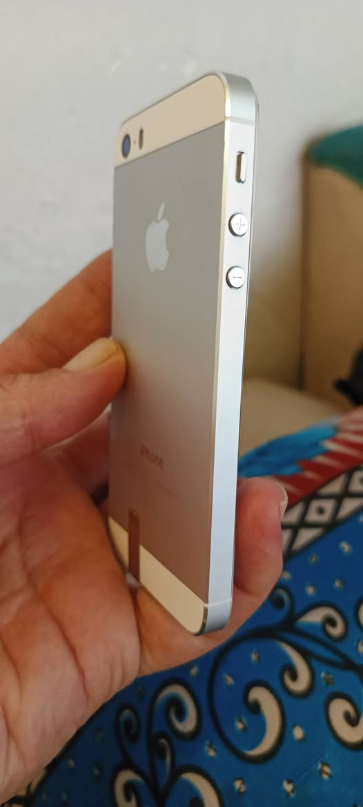 ايفون 5s • ذاكرة 16 • بطارية 100%