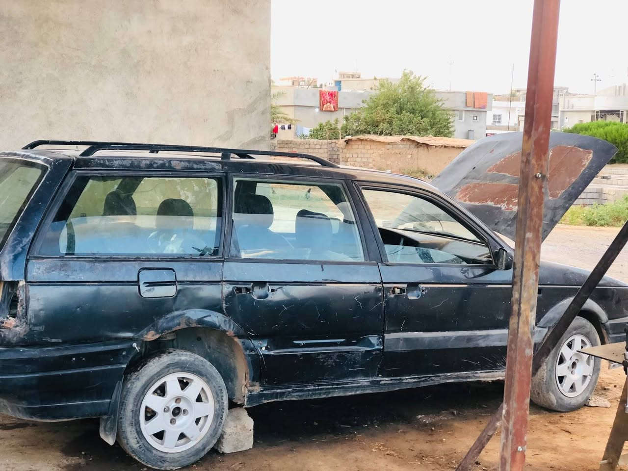 السلام عليكم سياره باسات تفليش گير ومحرك شرط شغال  واليريدها كامله هم نبيع الستفسار على رقم ***********
