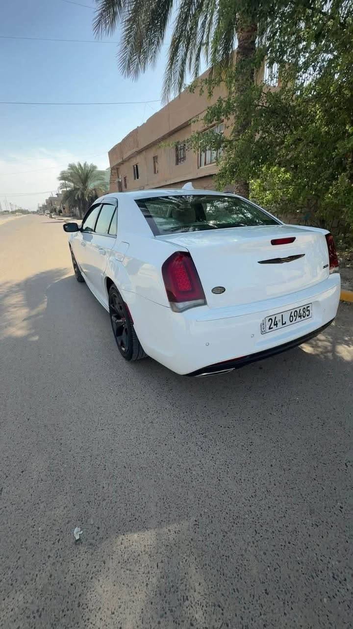 اوباما ابيض تورنك 23 كندي كلين  
ماشيه 60 
مواصفات 
حساس امامي خلفي
 رادار جانبي بدون فتحه كشنات اماميه كهرباء بصمتين شاشه كاربلي تشغيل عن
بعد السيارة جديده كلش واحلى من الصور 
رقم دهوك
***********

