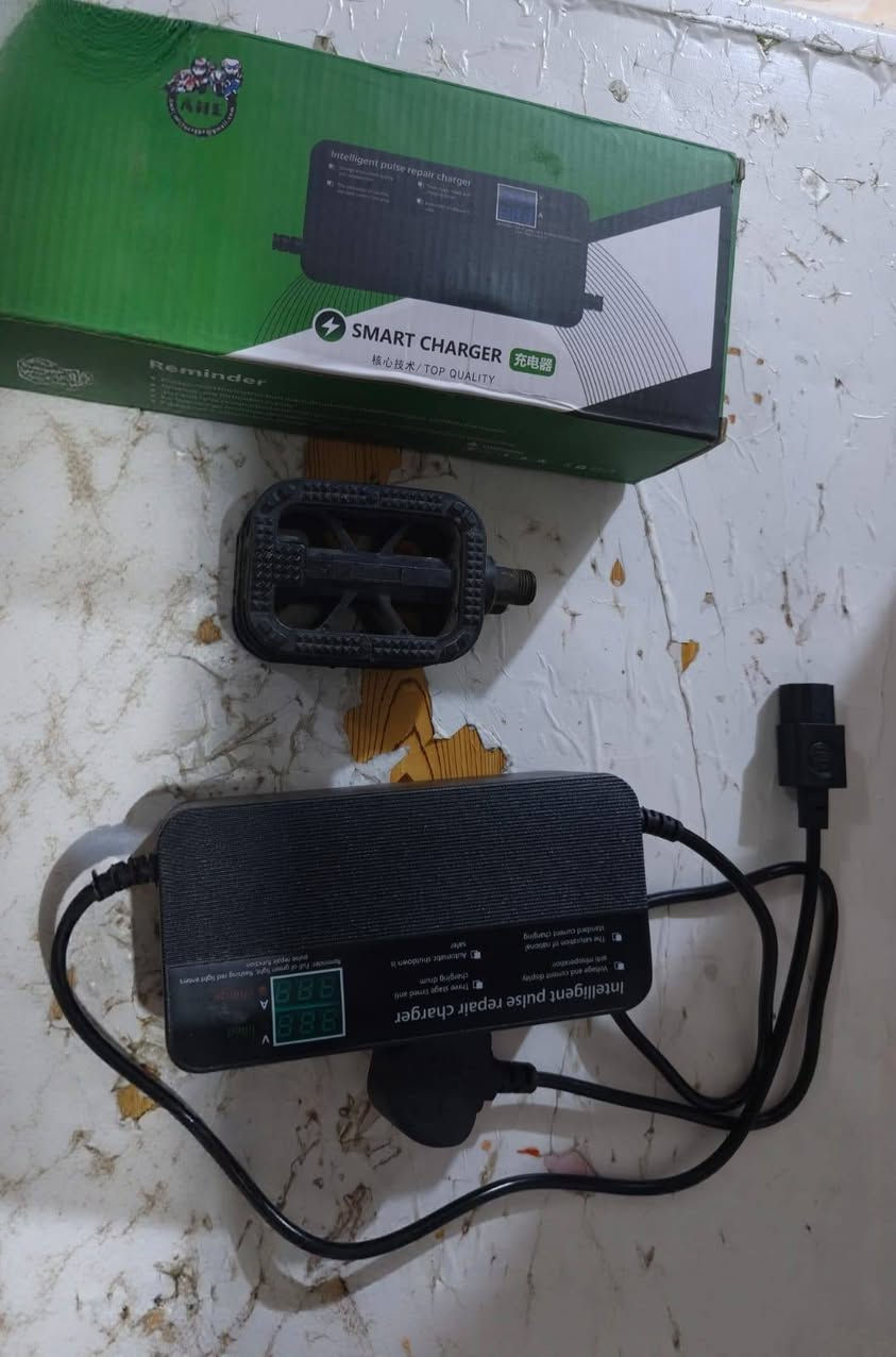 دراجه شحن ار R9 للبيع مستخدمه شهرين ونص اي شيء ما مبدل بيها سعر 475بيها مجال العنوان البصره في قبله***********
