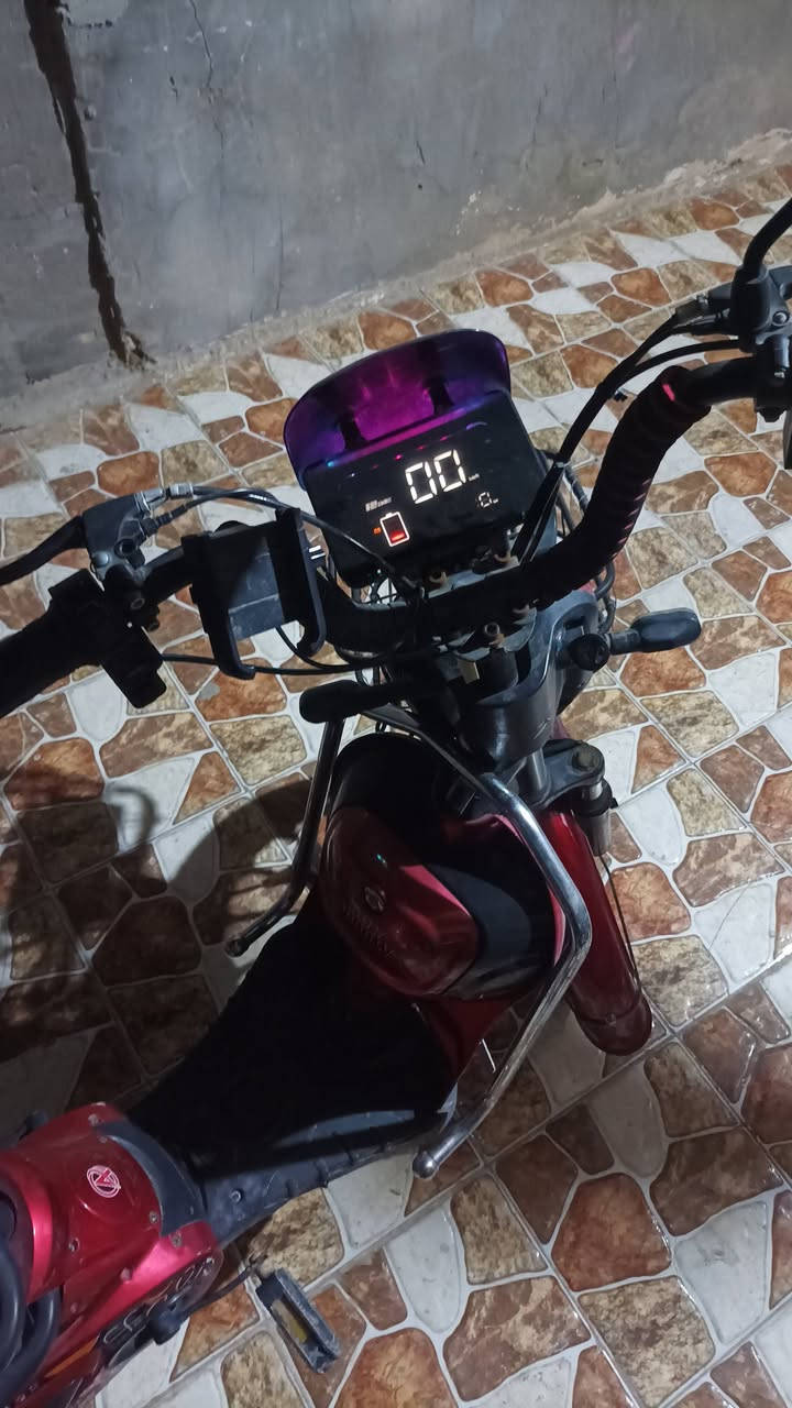 باسكل شحن للبيع عايز بطاريه وزنجيل السعر 175 

***********
