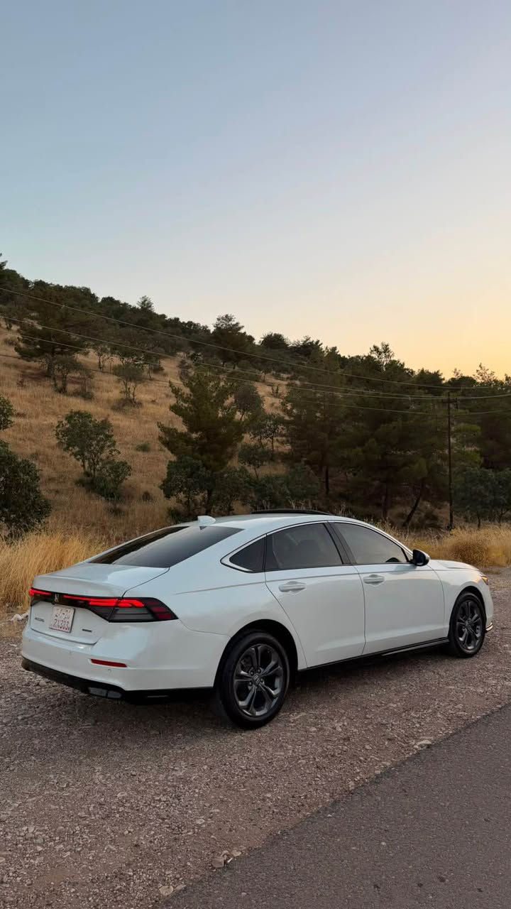 Honda Accord 2024

مواصفات EX-L
(مقاعد جلد و تدفئة و خزن-فتحة سقف-تدفئة المقود-رادار امامي-شاشات خلفية ً،فتل حساس

مكينة ٤سلندر حجم ٢.٠لتر هايبرد🔋
ماشية 13الف كم و بحالة جداً ممتازة 

بيها جملوغين جملوغ كدام و ورا صبغ ايرباكات سستم شركة ١٠٠٪؜

رقم كاتي السيارة تترقم شمالي و اكيد شرط الترقيم
مكفولة من كير و محرك و كهربائيات

و ب سعر(177$) ورقة و بيها مجال بسيط

مكان السيارة

دهوك 

***********

1HGCY2F67RA047015 دهوك, العراق
