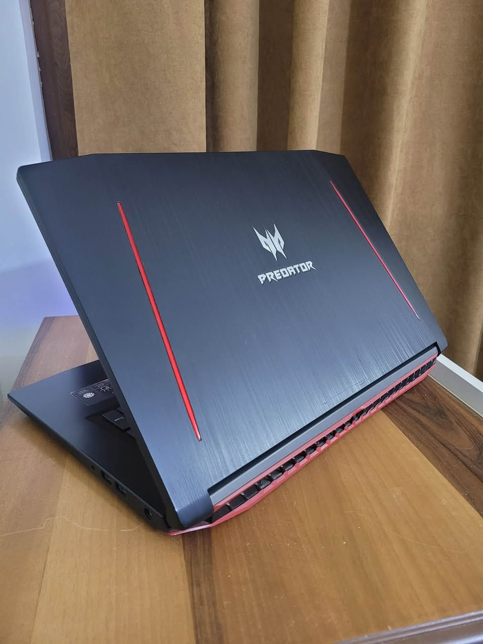 لابتوب Acer predator Holieos 300
جهاز للالعاب والبرامج القويه 

مواصفات الجهاز 
I7 8750hالمعالج 
الرام 16
كارت شاشه GTX1050TL 4GB
الهارد M.2 250GB
HDD 500GB

لابتوب كلش يخبل نظيف جدا بس عندك منفذ USB على يمنه يرادله تنظيف والباقي فول 
ملحقات ماوس 
توصاله USB
شاحنه الاصليه 
وجنطة 
توصيل مجاني كل محافظات العراق 
سعره 400وبيه مجال 
للتواصل ***********واتساب
