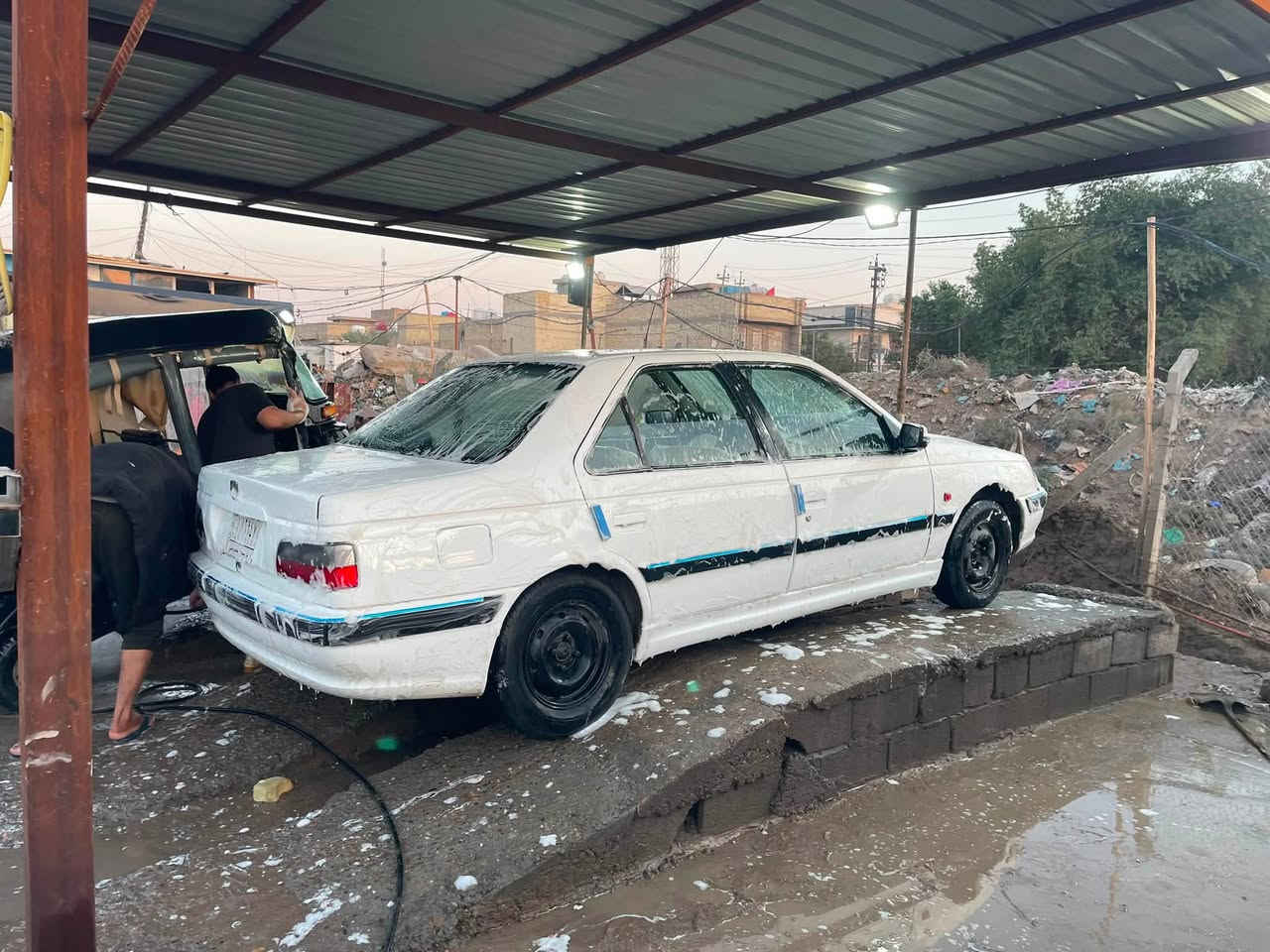 بيجو بارص ٢٠١٣خصوصي رقم قادسية السيارة كير مكينة حدادية تخم تاير تبريد السيارة خير من الله السيارة مصبوغة عام جمالية حادثهما جاملغات خلفية السعر ٣٨وبيهة مجال حك الجية رقم التلفون ***********مكان السيارة بغداد الشعلة بسمي
