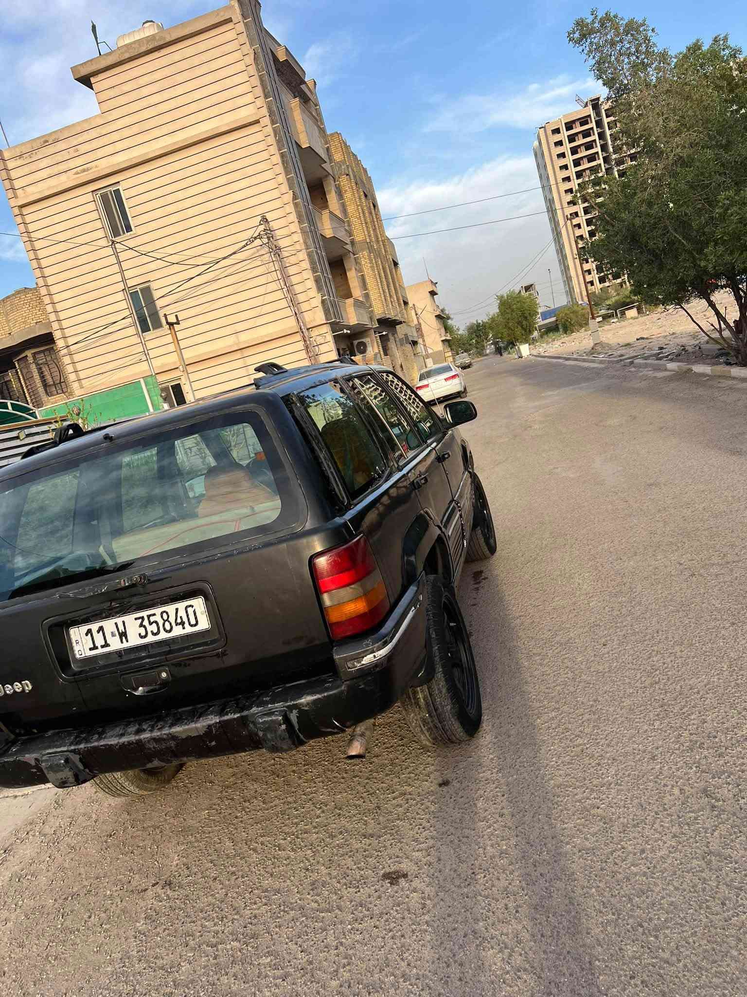 السلام عليكم سياره جيب شروكي مديل ١٩٩٥  مكينه ففتي ٣٠٠٠ جديده كير جديد كفاله المكينة والكير جدد  حداديه امام جديده  تبريد شغال رقم بغداد سعر ٣٥ بيه مجال 
العنوان بغداد الغزاليه 
***********
