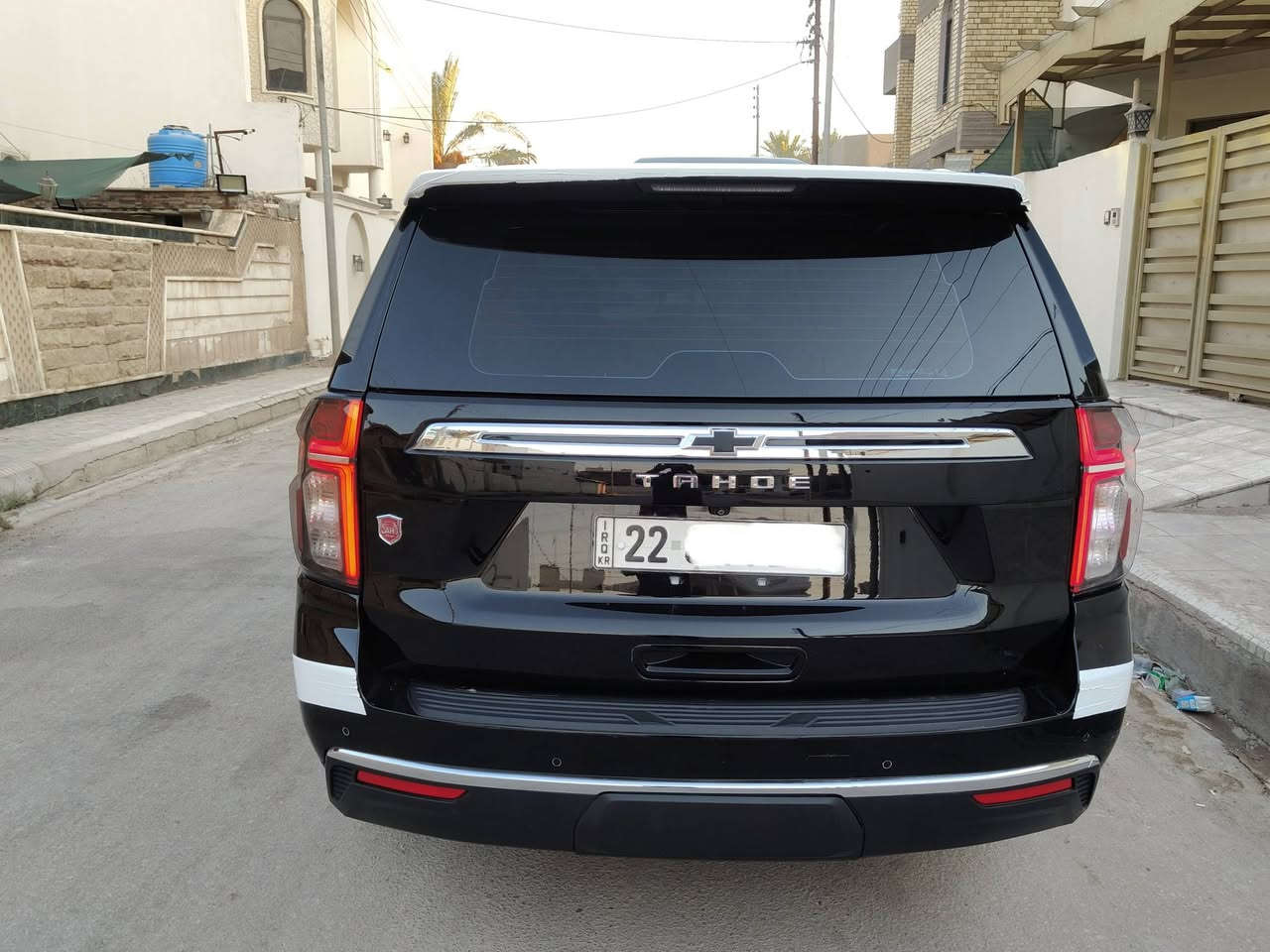 السلام عليكم تاهو  2023  خليجي مضلل بالسنوية فئة LS وكاله المنصور  علامة سوداء مكفولة كفالة حتى الدعاميات 
اصبعين PDR فقط بلجاملغ الخلفي كفاله من الفتح
رقم شمالي اربيل انكليزي محرك 8 سلندر 5300
ماشيه 112 ولا گلوب مشتغل بلدشبول 
المواصفات 
 • بصمة تشغيل وأبواب تشغيل عند بعد
 •مقعد السائق قابل للتعديل كهربائيًا بـ8 وضعيات.
• مقعد الراكب الأمامي قابل للتعديل 
• صف ثاني قابل للطي بنسبة 60/40.
• صف ثالث قابل للطي بالكامل لتوسيع مساحة التخزين الخلفية
• نظام دخول ذكي بدون مفتاح (Keyless Entry)
• إضاءة داخلية LED
• دعم Apple CarPlay وAndroid Auto (لاسلكي)
• كاميرا رؤية خلفية عالية الدقة
•اوتو هولد
•كشنات كهرباء
•رادرات اماميه وخلفية وجانبية
• تنبيه الاصطدام الأمامي.
• فرملة طوارئ تلقائية.
• نظام الحفاظ على المسار.
• مساعد التوجيه.
• إنذار المشاة الأمامي.
• مساعد الإضاءة العالية التلقائي.
• كاميرا خلفية.
• حساسات ركن خلفية.
• نظام StabiliTrak للتحكم الإلكتروني بالثبات
السياره جديده جدا بمعنى الكلمه على وضع الشركه 
مابيها اي نقص السعر 410
للاستفسار ‏***********
