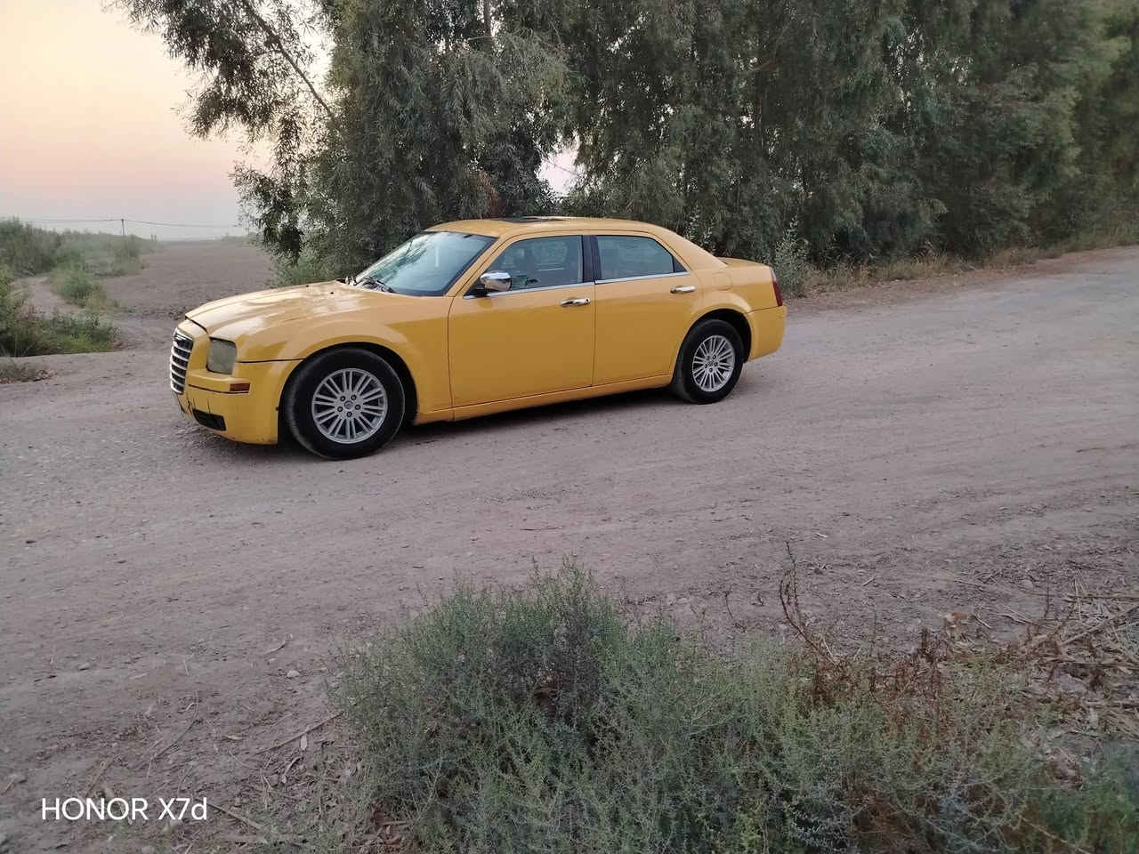 السلام عليكم اوباما 2010 مكينه كير تبريد كفاله صدر نص عمر تخم تاير جديد كهربائيات كلها شغاله فتحه كامره مضخم صوت مصفره رقم بغداد تحويل مباشر مصبوغه جماليه مكفوله من الكص ولكلبه السعر 70وبيها مجال ***********

نص مكتوب في الصور:
- HONOR X7d
