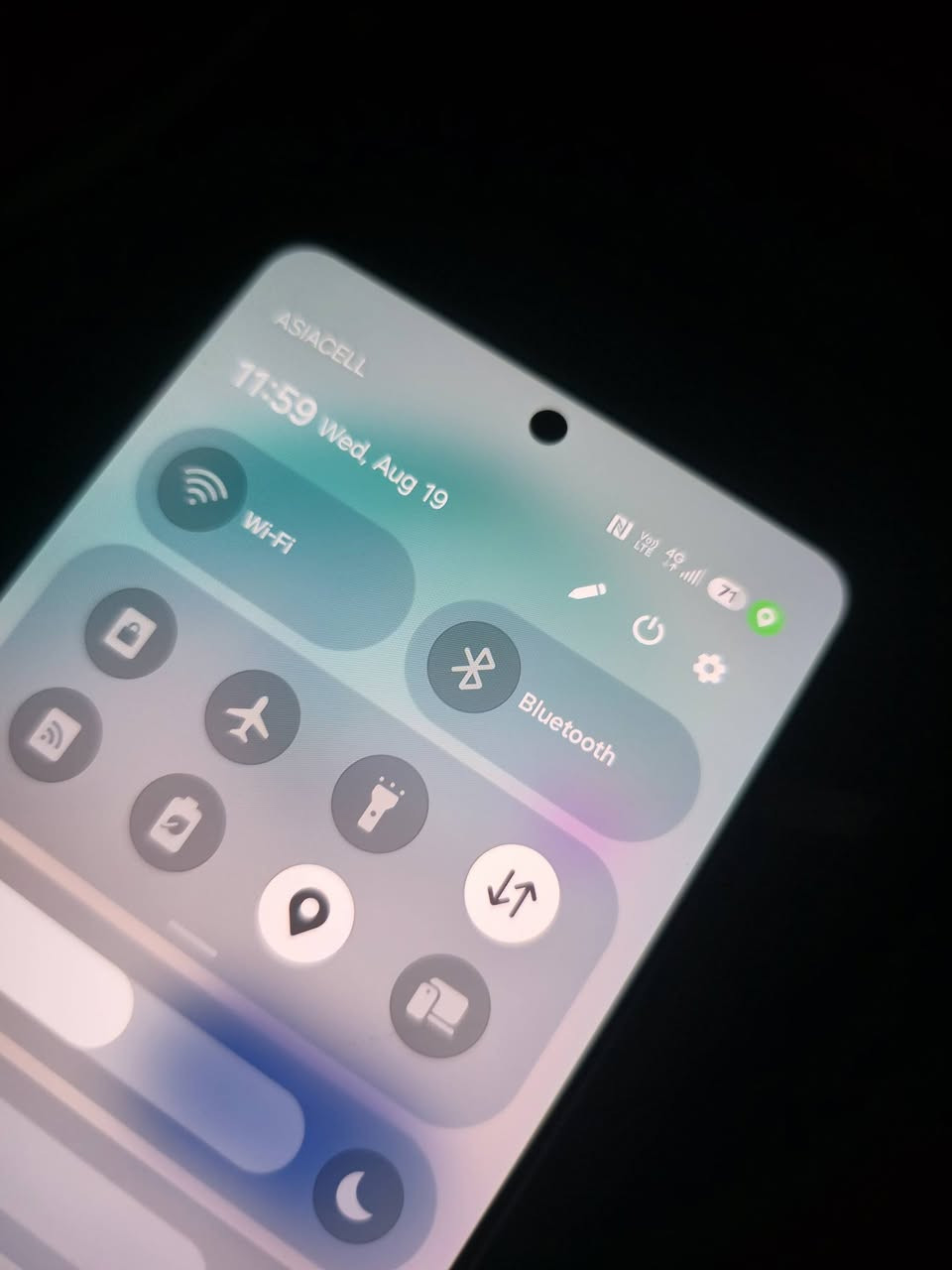 Samsung Galaxy S26 Ultra | 256GB | سمائي ☁️
📍 بغداد - البياع
الحالة: الجهاز شغال بالكامل (شاشة، كاميرات، بطارية، وقلم).
النظام: محدث لأحدث إصدار حالياً.
الشبكة: نسخة عالمية، مفتوح تخطي على جميع الشبكات (شريحة عادية SIM + شريحة إلكترونية eSIM) والجهتان تعملان بشكل طبيعي.
البودي: يوجد ضربة بالزجاج الخارجي فقط، والشاشة سليمة.
📦 الملحقات: كرتونة + كتالوك + قلم (بدون كيبل).
💰 السعر: 975 ألف (قفل من الأخير)
📱 للتواصل (واتساب فقط): ***********
(الرجاء عدم الاتصال للتفاوض)
