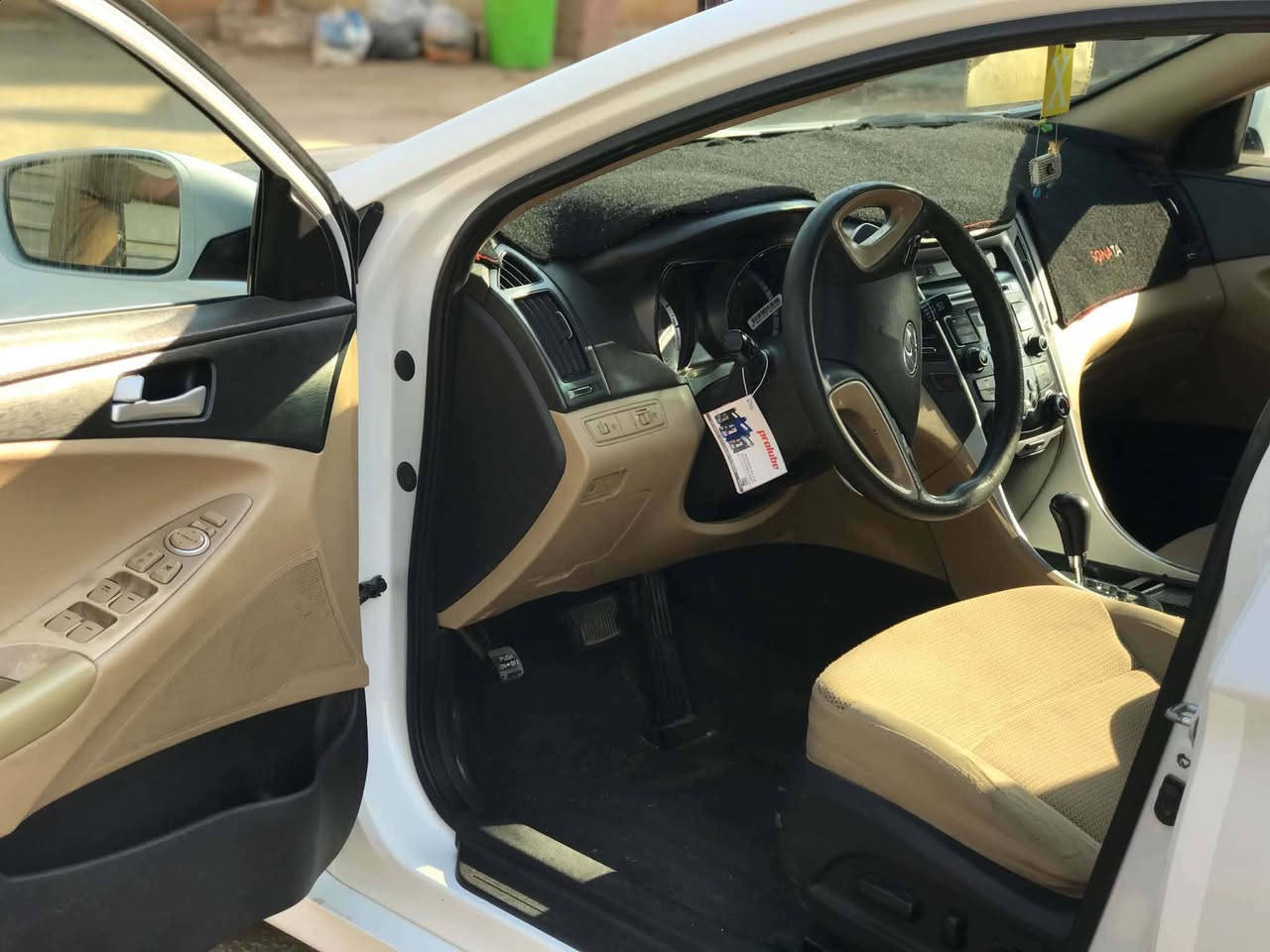 سلام عليكم 
سوناتا 13 خليجي
مواصفات الخليجي معروفه
بيه جاملغ المامي مصبوغ ولباقي كفالة وضع شركه 
سيارة جديده وجاهزة للاخير 
رقم بغداد الجديد وتحويل مباشر
مكاني حله 
***********
